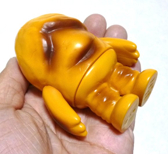 Nuppeppo (ぬっぺっぽう) figure, produced by Tomy. Side view.