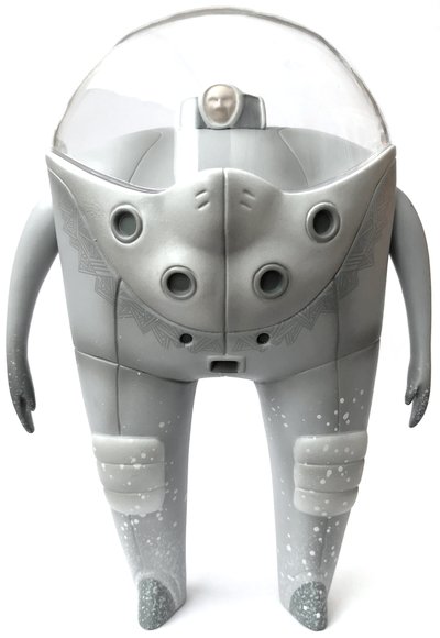 Observer - Grey figure by Mars-1, produced by Strangeco. Front view.