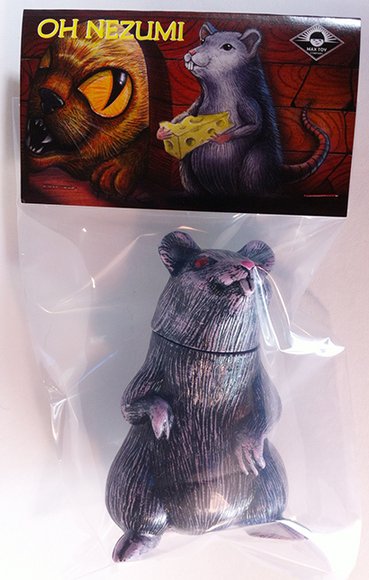 Oh Nezumi figure by Mark Nagata, produced by Max Toy Co.. Packaging.