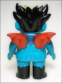 Ojo Rojo - Devilman figure by Martin Ontiveros, produced by Gargamel. Back view.