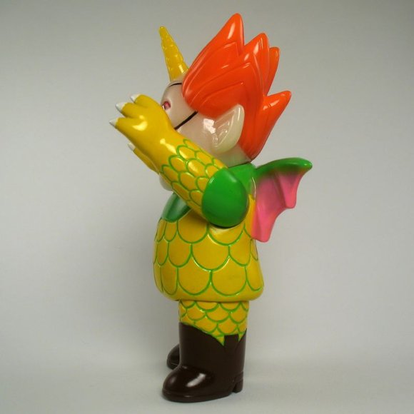 Ojo Rojo - GID Head, Yellow, Light Green figure by Kiyoka Ikeda. Side view.