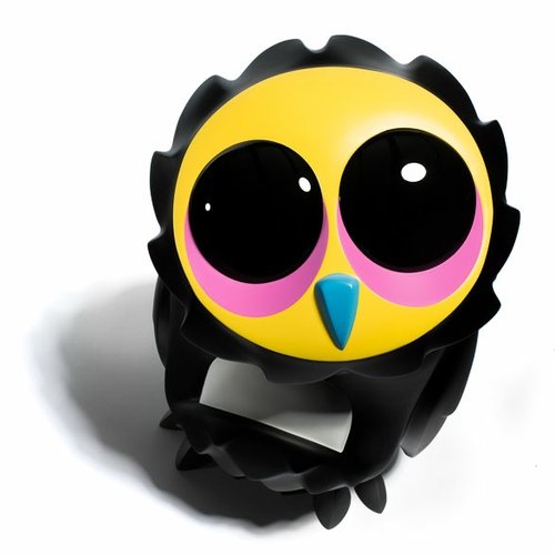 Omen Totem - Loser Black figure by Mark Landwehr X Sven Waschk, produced by Coarsetoys. Front view.