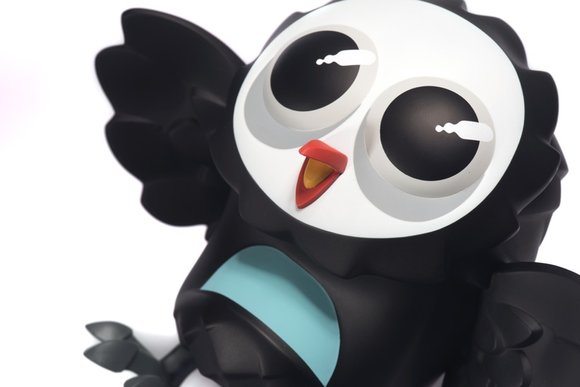 OUTBURST LOOP (BLACK) – ROTOFUGI EXCLUSIVE figure by Mark Landwehr X Sven Waschk, produced by Coarsetoys. Detail view.