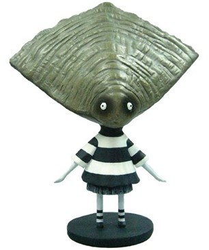 Oyster Boy figure by Tim Burton, produced by Dark Horse. Front view.