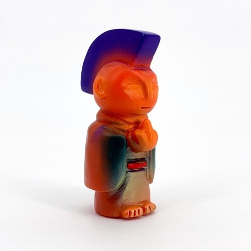 PAINTED MINI JIZO-ANARCHO (BATTERED AND BRUISED) figure by Toby Dutkiewicz, produced by Devils Head Productions. Front view.