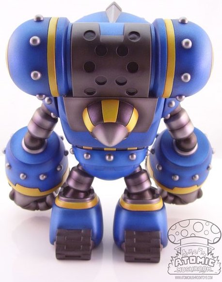 Panzer-Ace Cobalt Knight figure by Robert De Castro, produced by Atomic Mushroom. Back view.