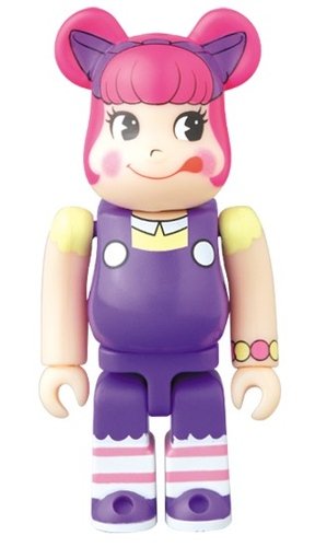 Peco-chan BE@RBRICK 100% figure, produced by Medicom Toy. Front view.