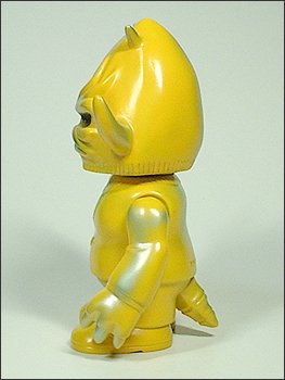 Cumberlain (カンヴァリアン) - Yellow figure by Gargamel, produced by Gargamel. Side view.