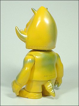 Cumberlain (カンヴァリアン) - Yellow figure by Gargamel, produced by Gargamel. Back view.