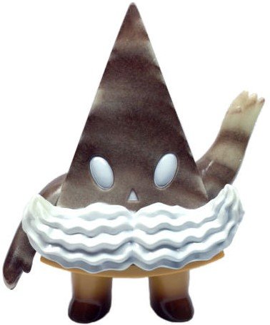 Pie Guy - Cookies n’ Cream figure by Brian Flynn, produced by Super7. Front view.