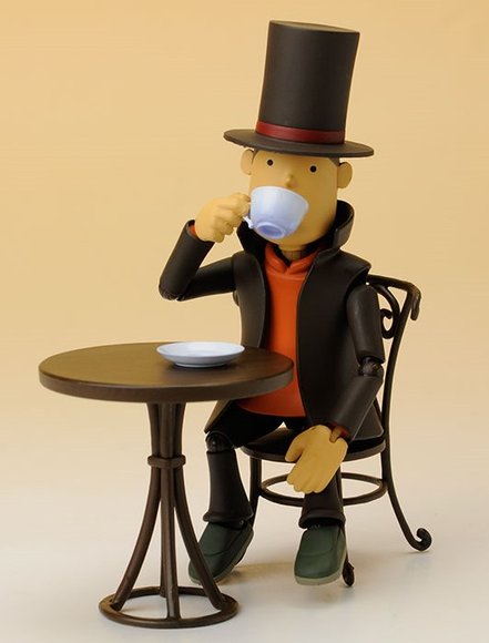 Professor Layton figure, produced by Kaiyodo. Front view.