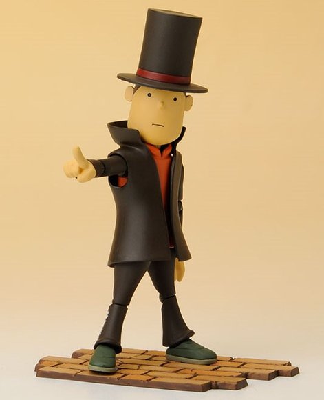 Professor Layton figure, produced by Kaiyodo. Front view.