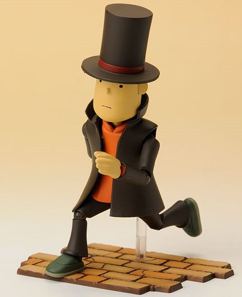 Professor Layton figure, produced by Kaiyodo. Front view.