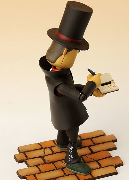 Professor Layton figure, produced by Kaiyodo. Side view.