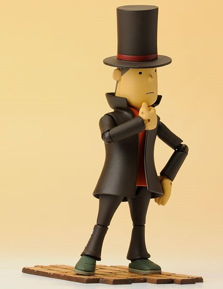 Professor Layton figure, produced by Kaiyodo. Front view.