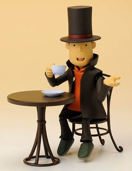 Professor Layton figure, produced by Kaiyodo. Front view.