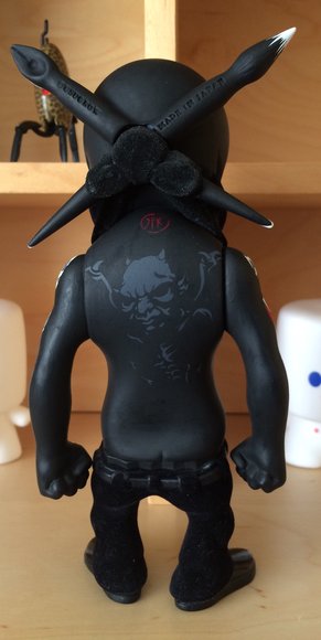 Rebel Ink - Destroy all Hippies figure by Jon-Paul Kaiser, produced by Secret Base. Back view.