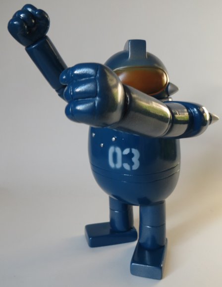 Robot Thirteen サーティーン 03 figure by Rumble Monsters, produced by Rumble Monsters. Front view.