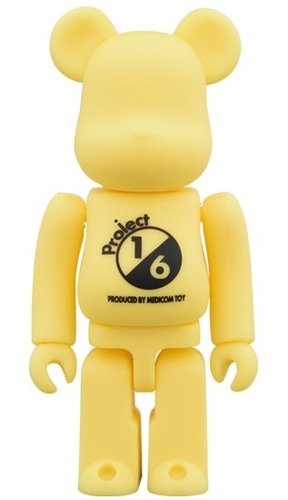 RUBBER COATING YELLOW BE@RBRICK 100% figure, produced by Medicom Toy. Front view.