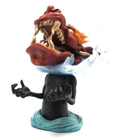 Screaming for the Sunrise  figure by Yoskay Yamamoto, produced by Munky King. Front view.