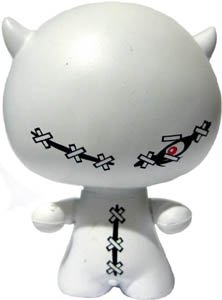 Secret figure by Superdeux, produced by Red Magic. Front view.