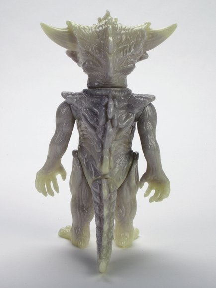 SILVER, SILVER, GLOW, GLOW APALALA figure by Toby Dutkiewicz, produced by Devils Head Productions. Back view.