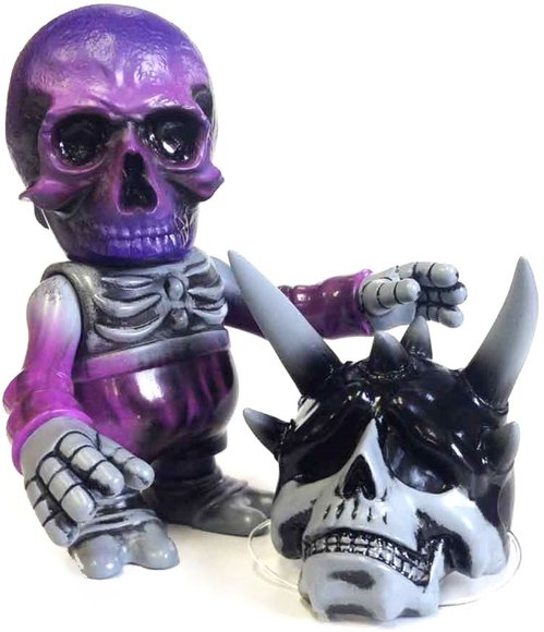 SKULL BB KBB figure by Cure, produced by Secret Base. Front view.