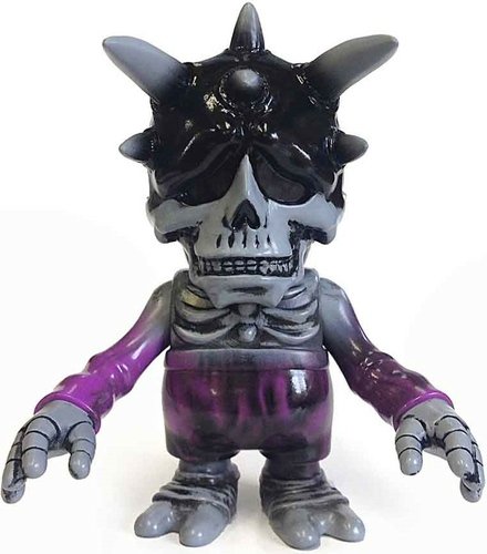 SKULL BB KBB figure by Cure, produced by Secret Base. Front view.