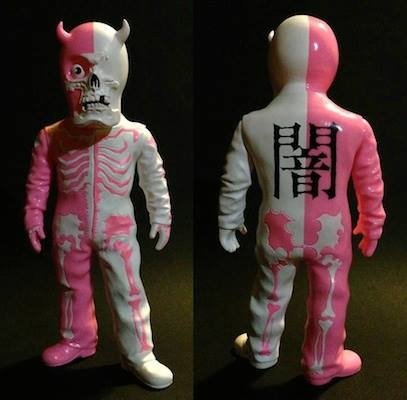 Skullman - Jekyll & Hide box set (White & Pink) figure by Balzac, produced by Secret Base. Front view.