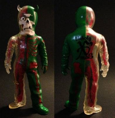 Skullman - Unholy Xmas figure by Balzac, produced by Secret Base. Front view.