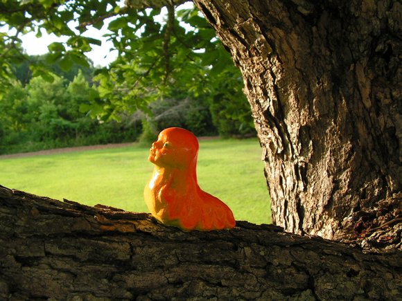 Slugkin figure by Cloun9. Side view.