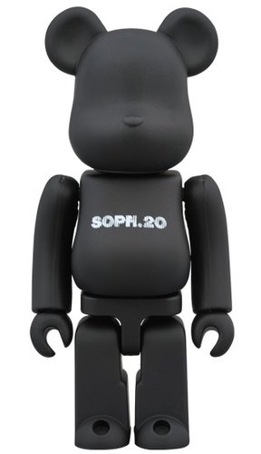 SOPH. 20th ANNIV. BE@RBRICK 100% figure, produced by Medicom Toy. Front view.