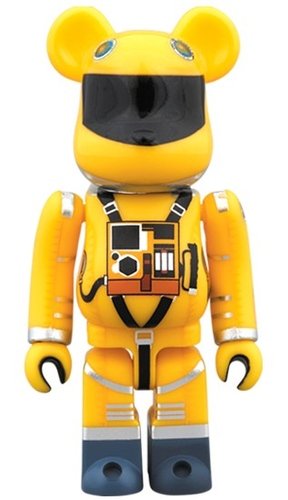 SPACE SUIT YELLOW Ver. BE@RBRICK 100% figure, produced by Medicom Toy. Front view.