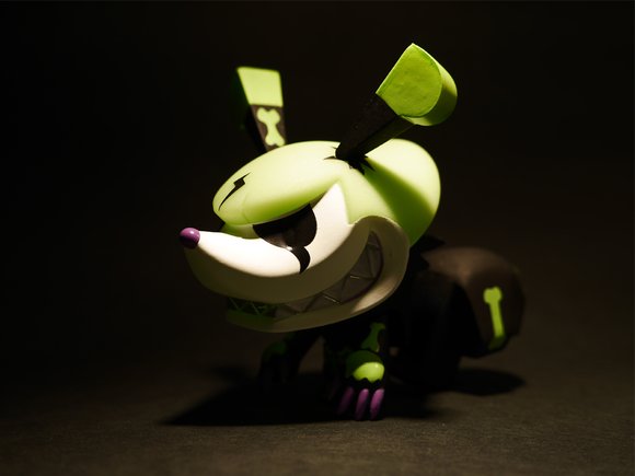 Squeezel (Electric Bone) figure by Touma, produced by Play Imaginative. Side view.