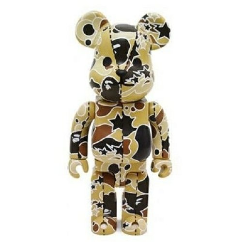 Sta BG Camo Brown figure by Bape, produced by Medicom Toys. Front view.