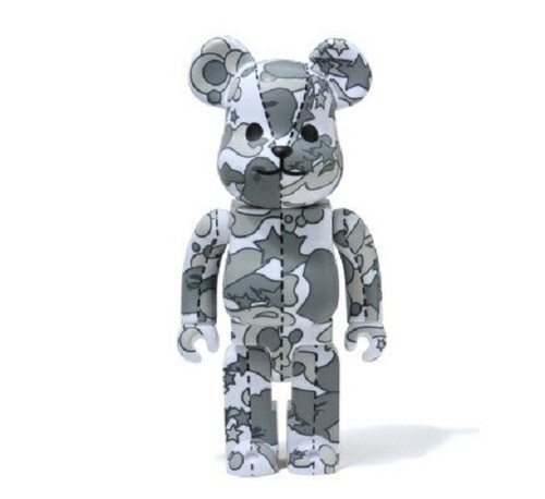 Sta WH Camo White figure by Bape, produced by Medicom Toys. Front view.