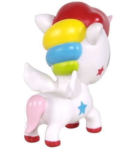 Stellina Unicorno figure by Simone Legno (Tokidoki), produced by Tokidoki. Side view.