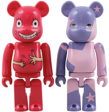 Wakibara & Itsutsuboshi - Be@rbrick 100% Set figure by Tbs, produced by Medicom Toy. Front view.