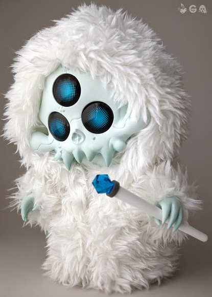 TERROR BOYS GOHSTBAT [YETI WIZRD - NORTHERN] figure by Brandt Peters X Ferg, produced by Playge. Front view.