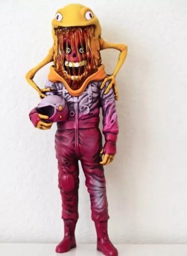 The Astronaut - The Darkness figure by Alex Pardee, produced by Toyqube. Front view.