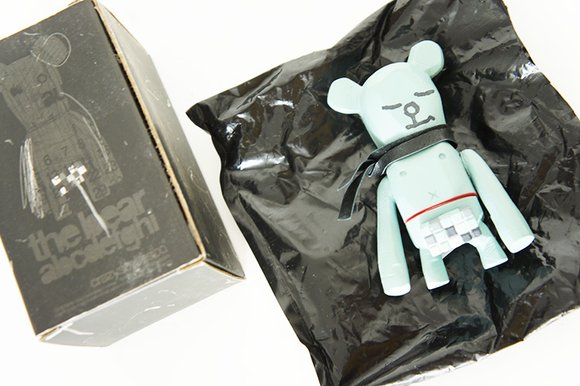 The Bear figure by Michael Lau, produced by Crazysmiles. Packaging.