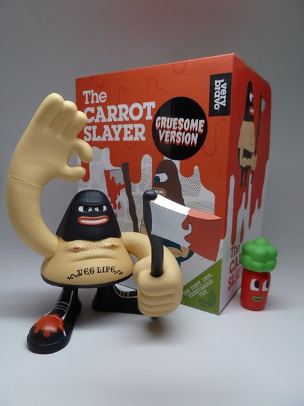 The Carrot Slayer - Gruesome  figure by Mauro Gatti, produced by Very Bravo. Front view.