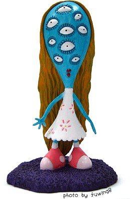 The Girl with Many Eyes figure by Tim Burton, produced by Dark Horse. Front view.