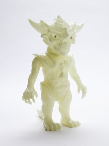 THE HALLOW GLOW APALALA figure by Toby Dutkiewicz, produced by Devils Head Productions. Side view.