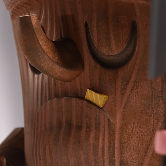 The Last Days of Autumn figure by Amanda Visell, produced by Coarsetoys. Detail view.
