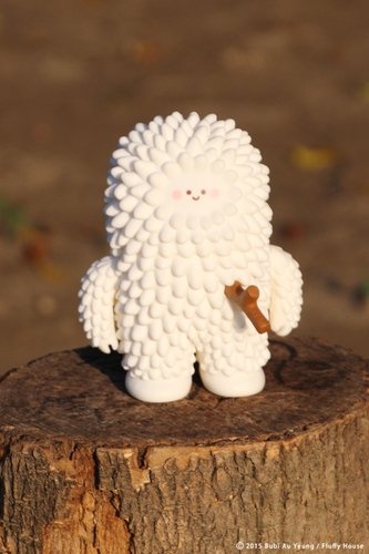 The New Treeson figure by Fluffy House X Bubi Au Yeung, produced by Fluffy House. Front view.