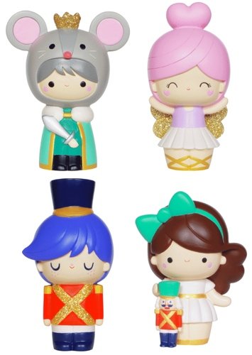 The Nutcracker figure by Momiji, produced by Momiji. Front view.