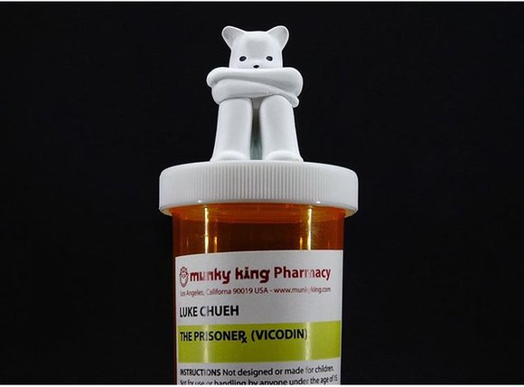 The Prisoner - Vicodin figure by Luke Chueh, produced by Munky King. Packaging.