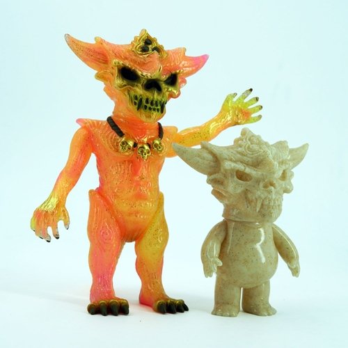 THE SOUR LEMON APALALA 2019 (lone wolf and cub) figure by Toby Dutkiewicz X Shirahama, produced by Devils Head Productions. Front view.
