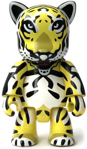 tiger figure by Isobel Manning, produced by Toy2R. Front view.